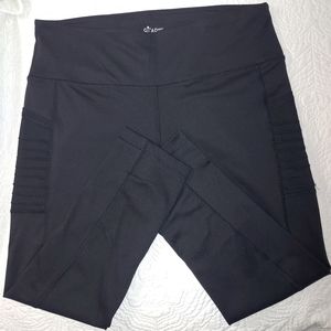 V ACORE JEGGINGS. SIZE XL